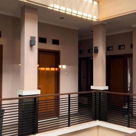 Hens Guesthouse Syariah Gadobangkong Zewnętrze zdjęcie