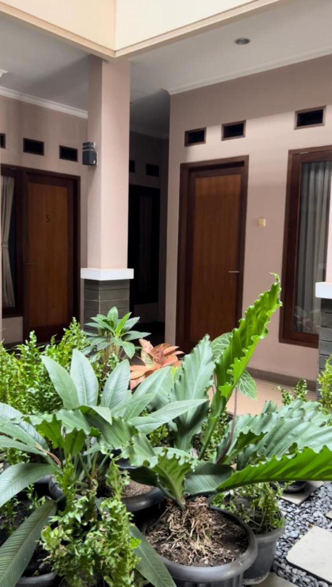 Hens Guesthouse Syariah Gadobangkong Zewnętrze zdjęcie