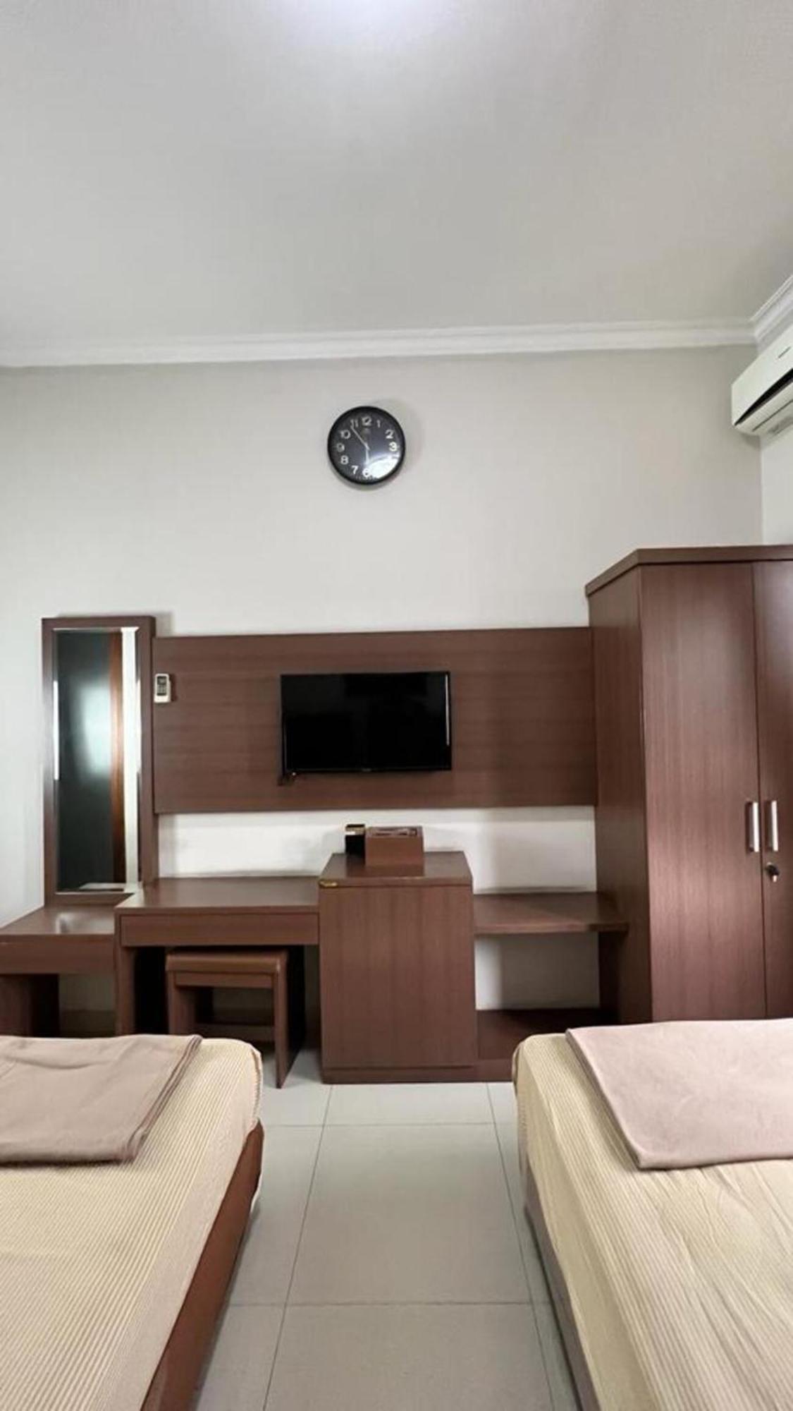 Hens Guesthouse Syariah Gadobangkong Zewnętrze zdjęcie